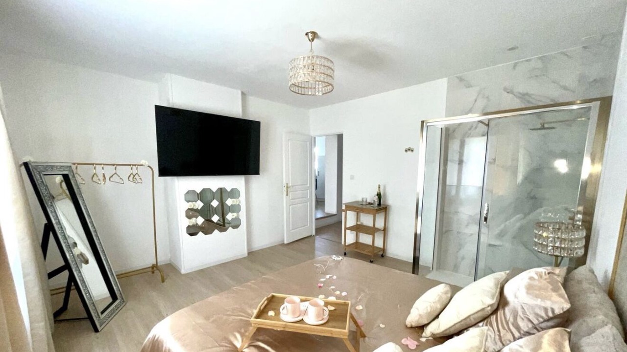 Photo of Bedroom in Gare