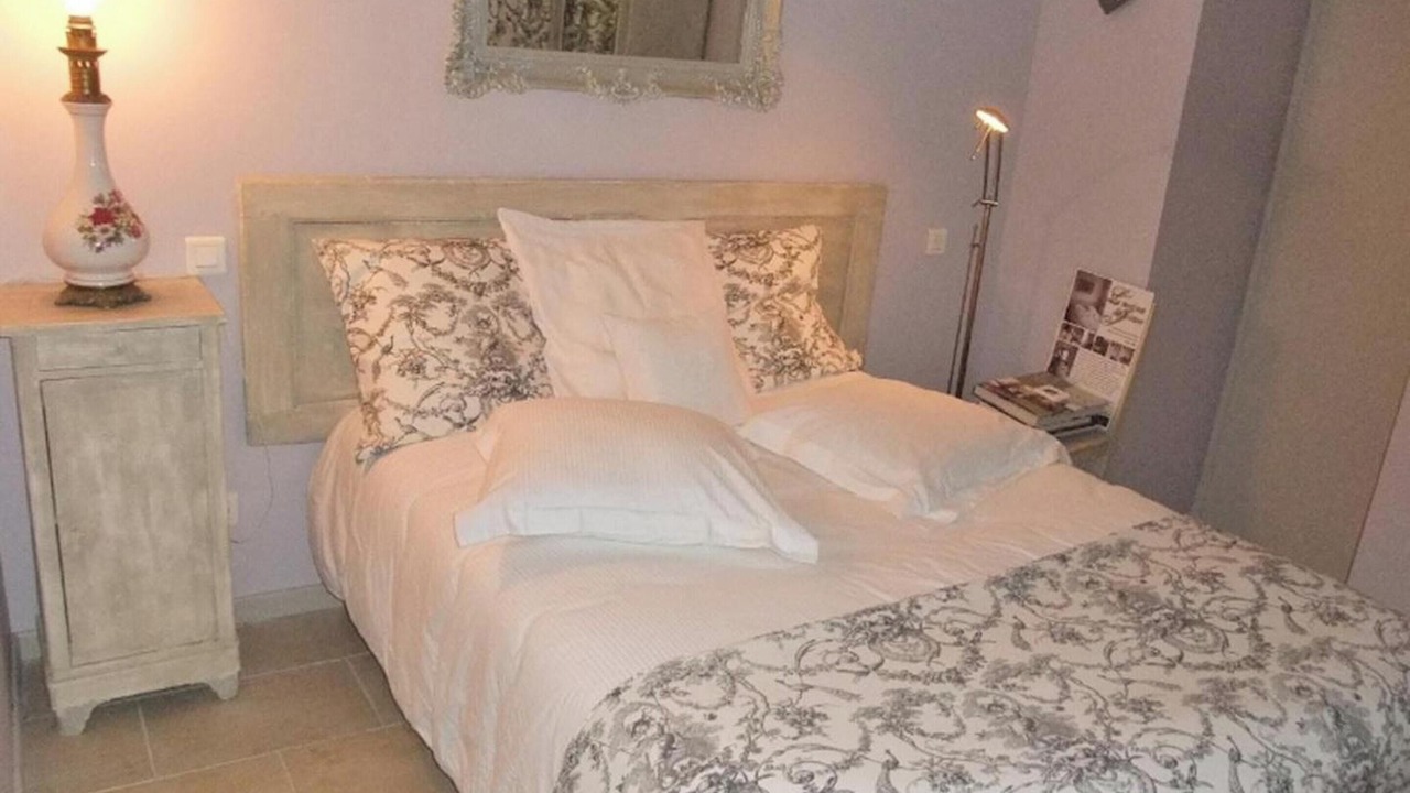 Photo of Others in Chateney