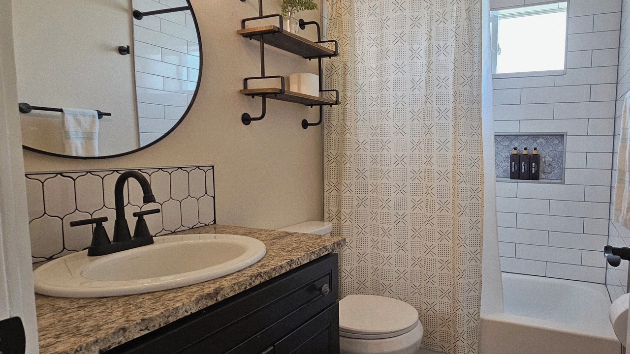 Photo of Bathroom in Jewell Heights - Hoffman Heights
