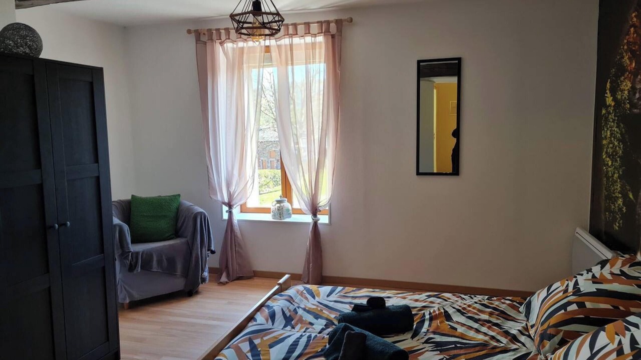 Photo of Others in Deville