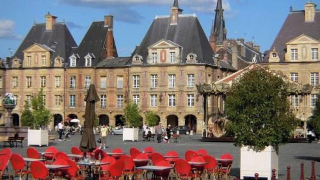 Photo of Others in Deville