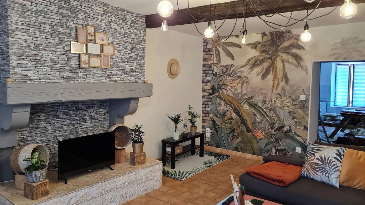 Photo of Livingroom in Deville