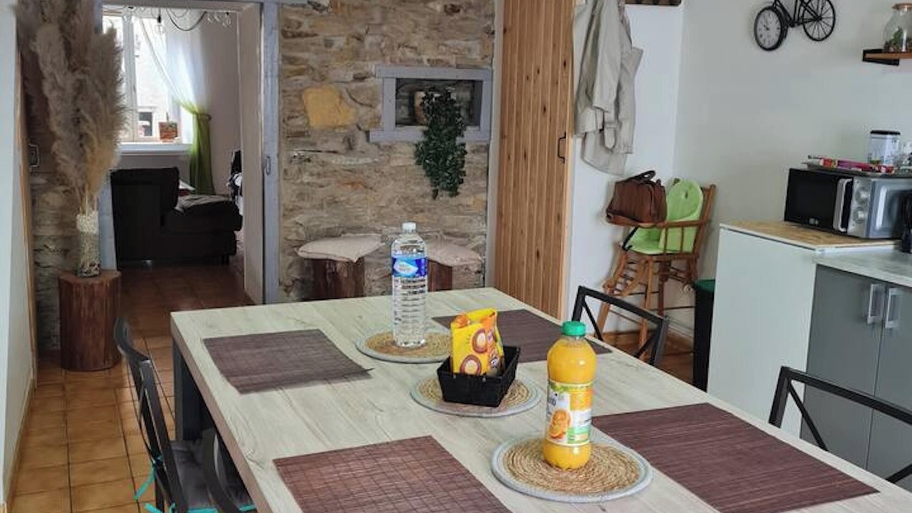 Photo of Others in Deville