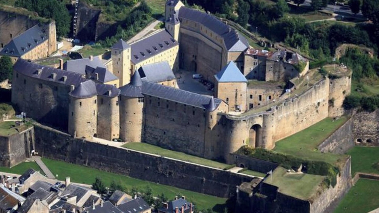 Photo of Others in Deville