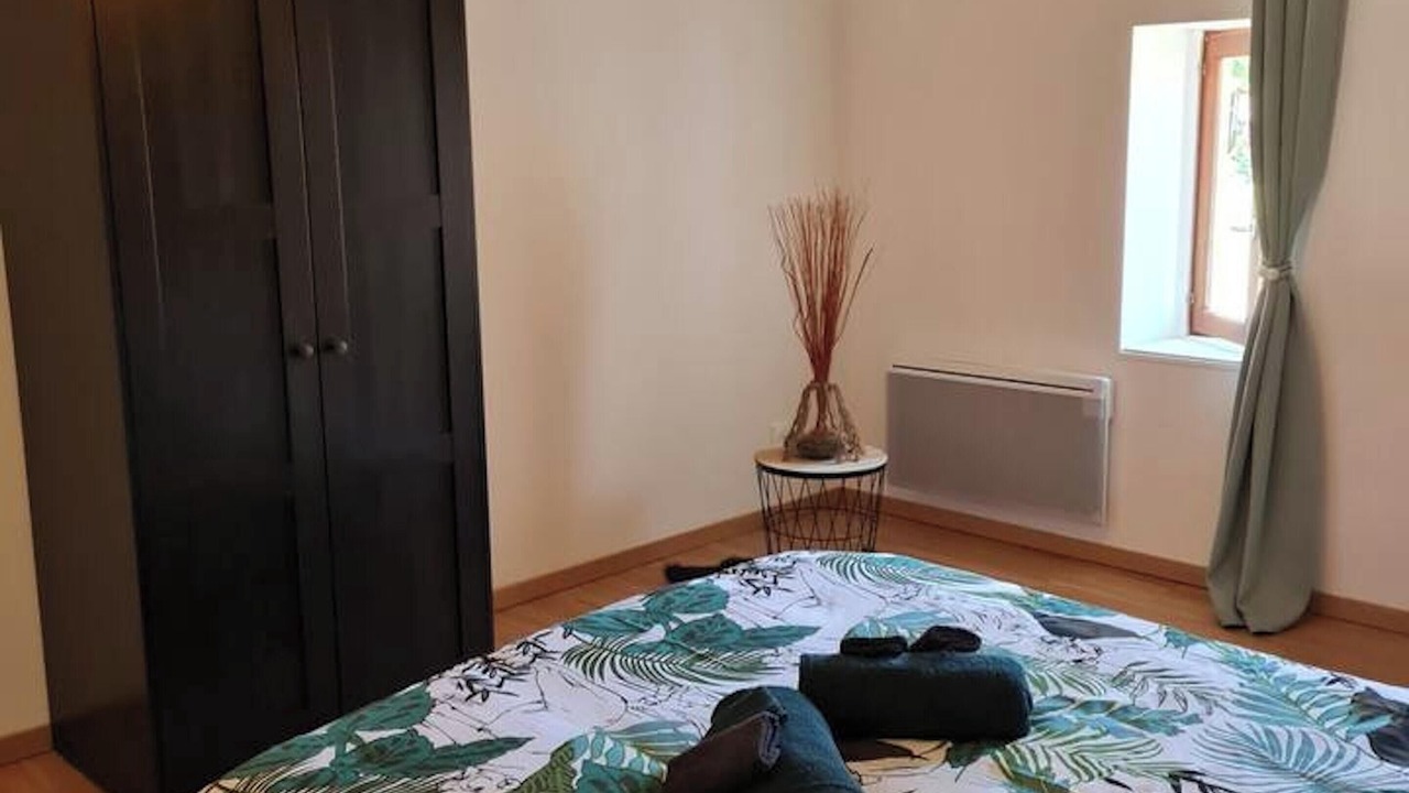 Photo of Others in Deville