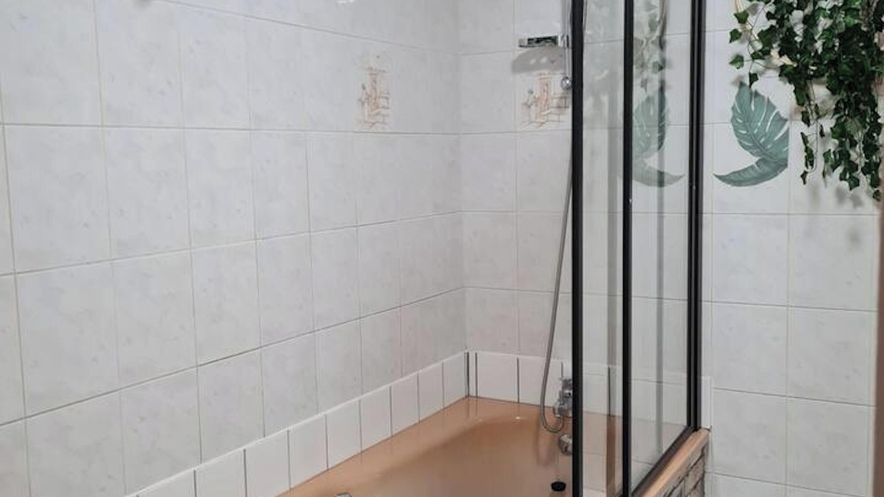 Photo of Bathroom in Deville