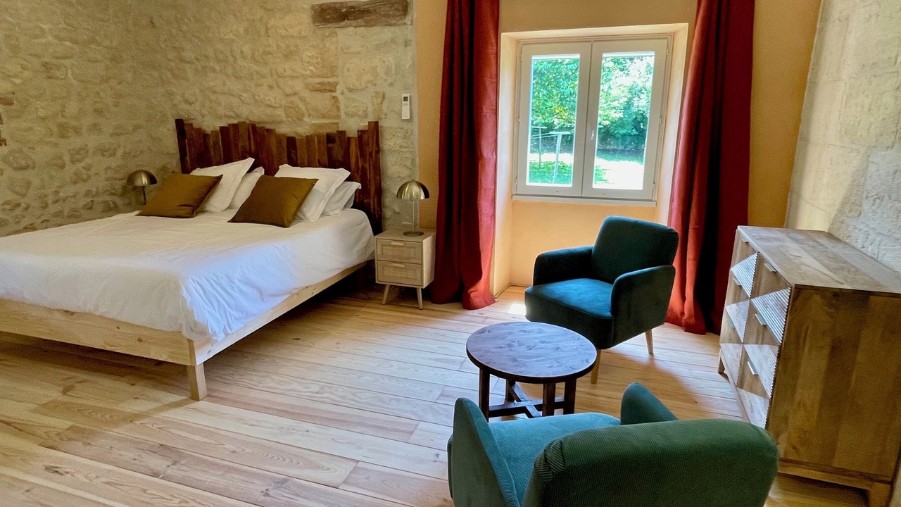 Photo of Bedroom in Grezillac