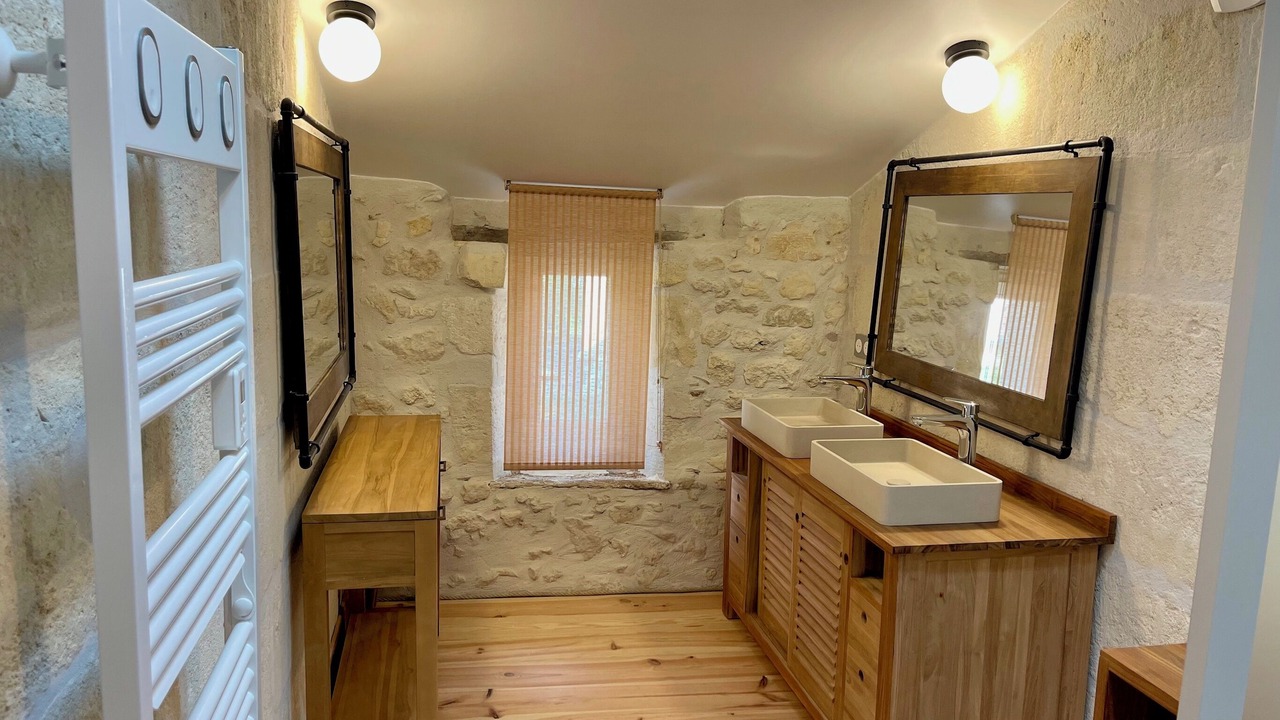 Photo of Bathroom in Grezillac