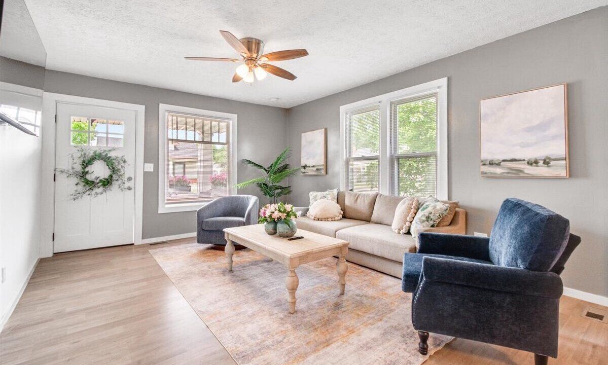 Photo of Livingroom in Harrison