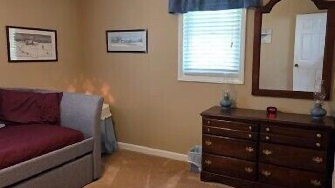Photo of Livingroom in Charter Hills
