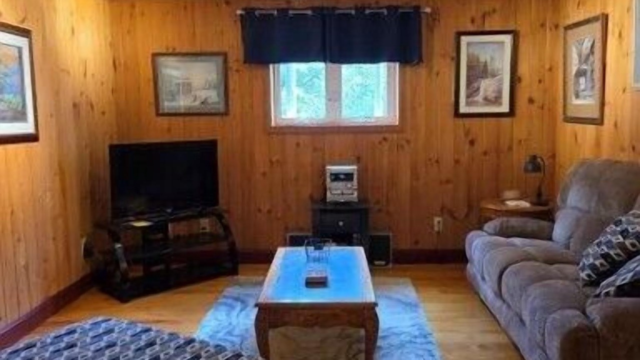 Photo of Livingroom in Charter Hills