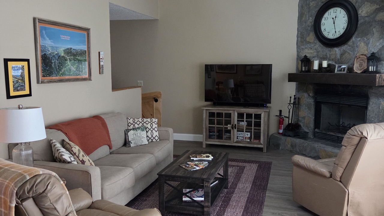 Photo of Livingroom in Charter Hills