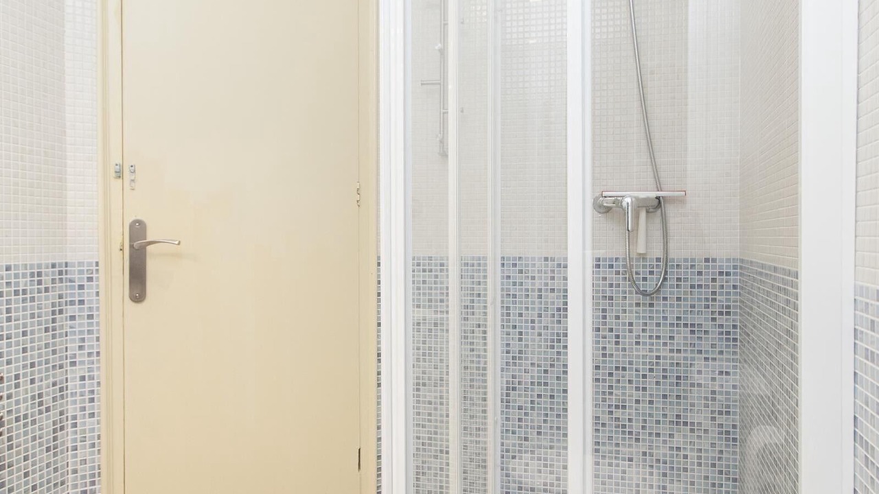 Photo of Bathroom in El Poble-sec