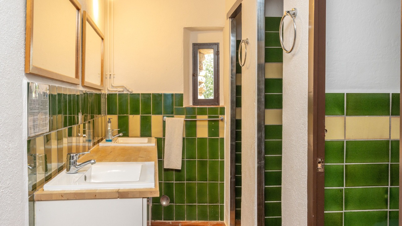 Photo of Bathroom in Camos