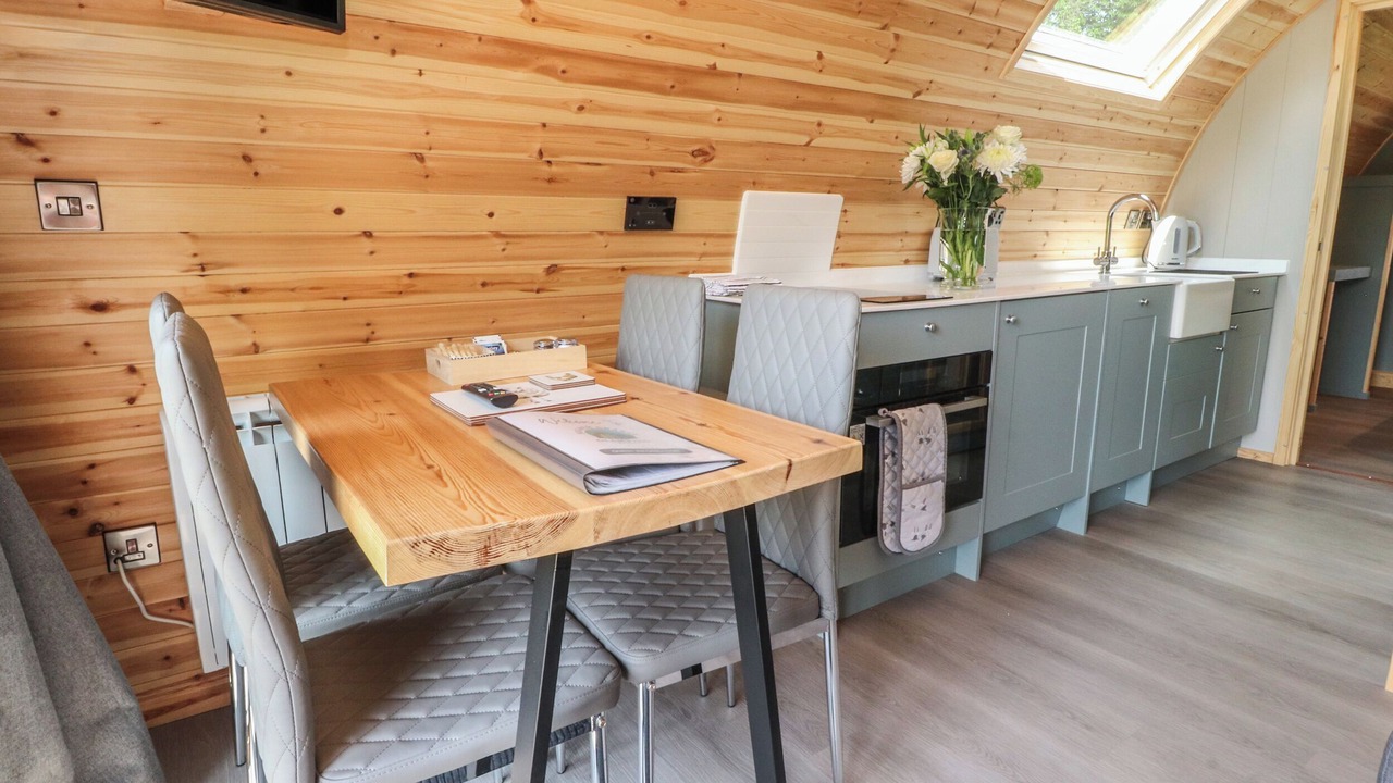 Photo of Kitchen in Fence