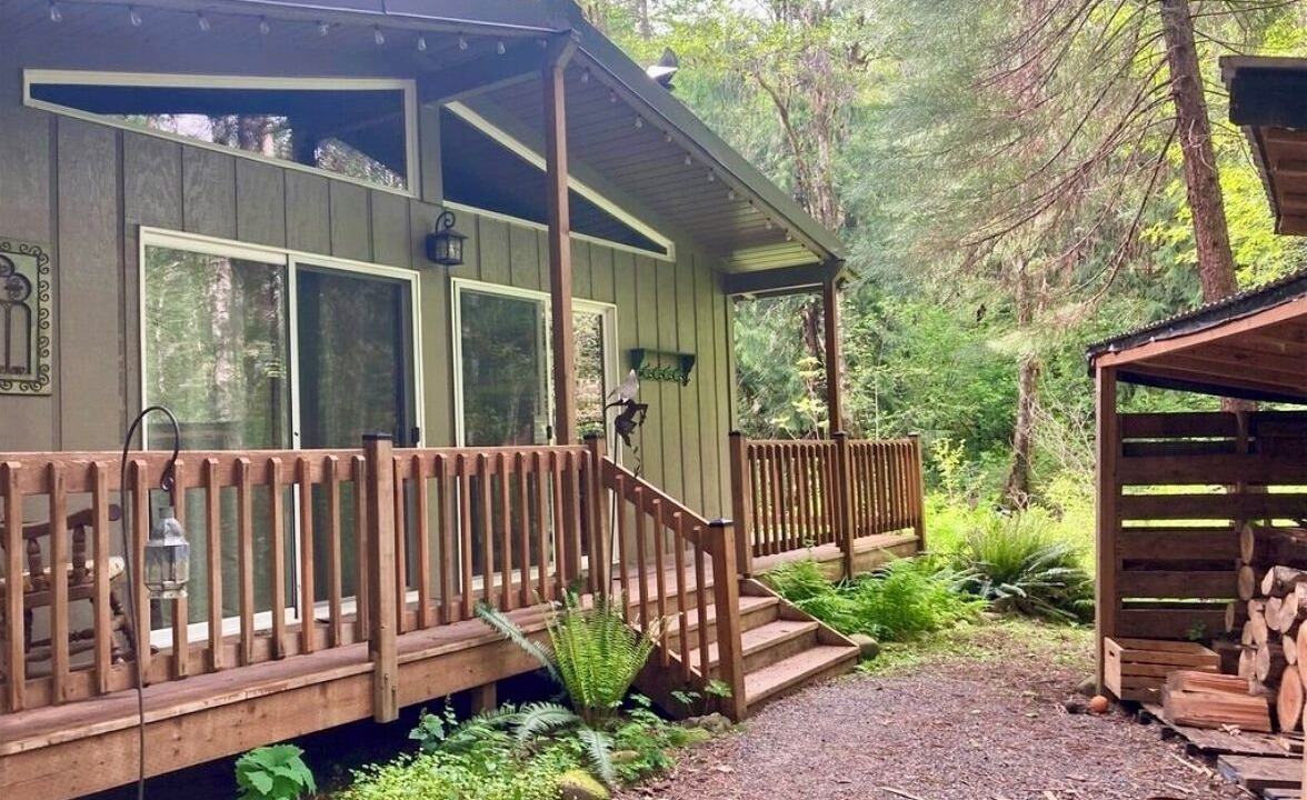 Photo of Others in Ariel