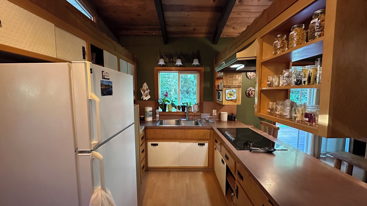 Photo of Others in Ariel