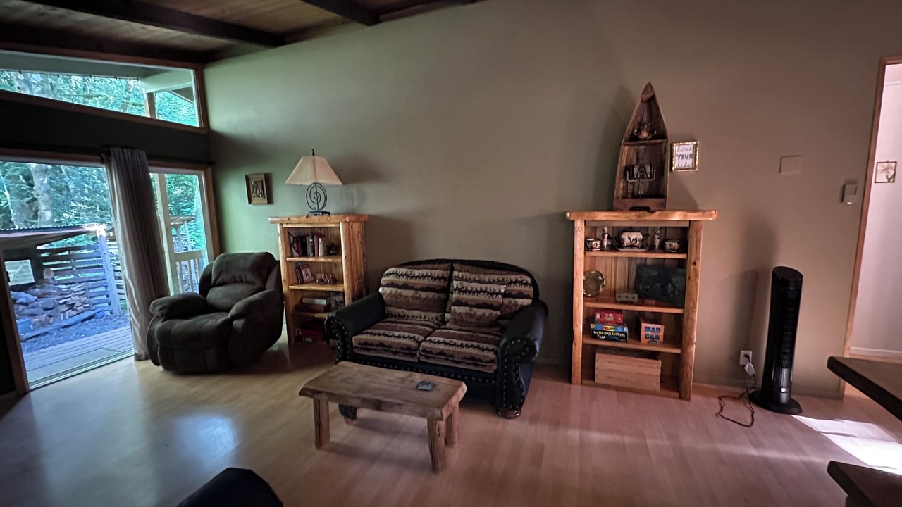 Photo of Others in Ariel