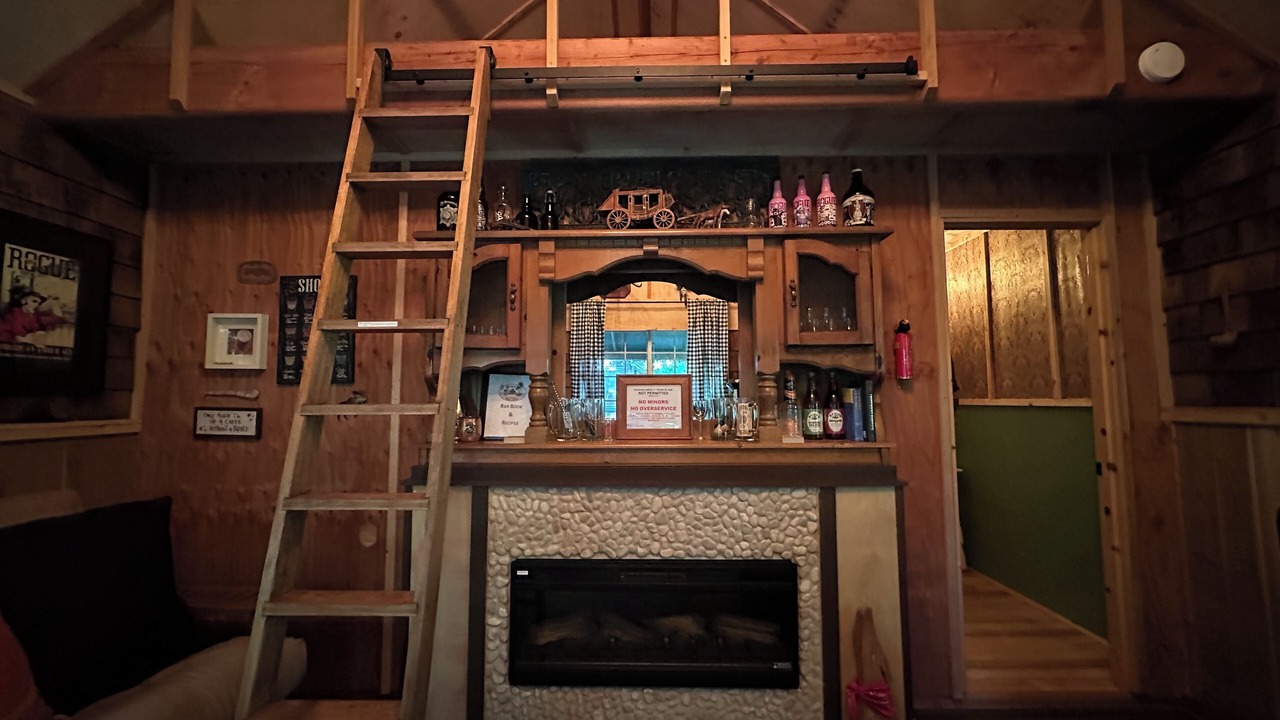 Photo of Others in Ariel