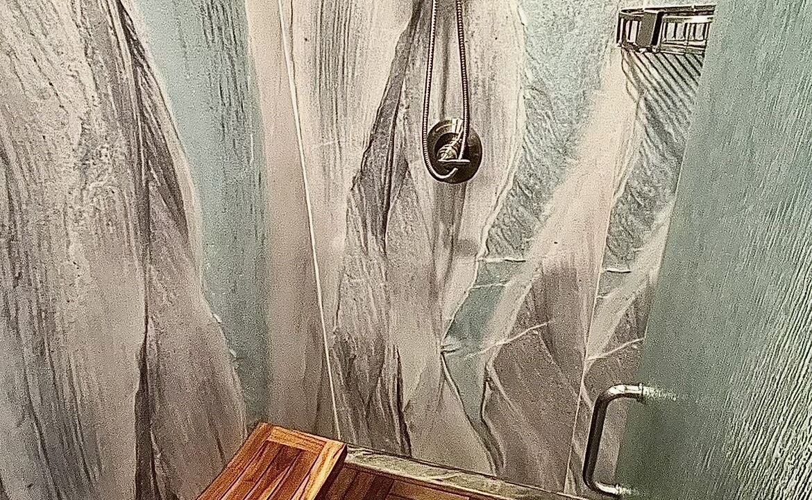 Photo of Bathroom in Iola