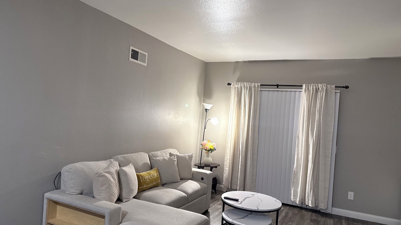Photo of Livingroom in Rancho Oakey