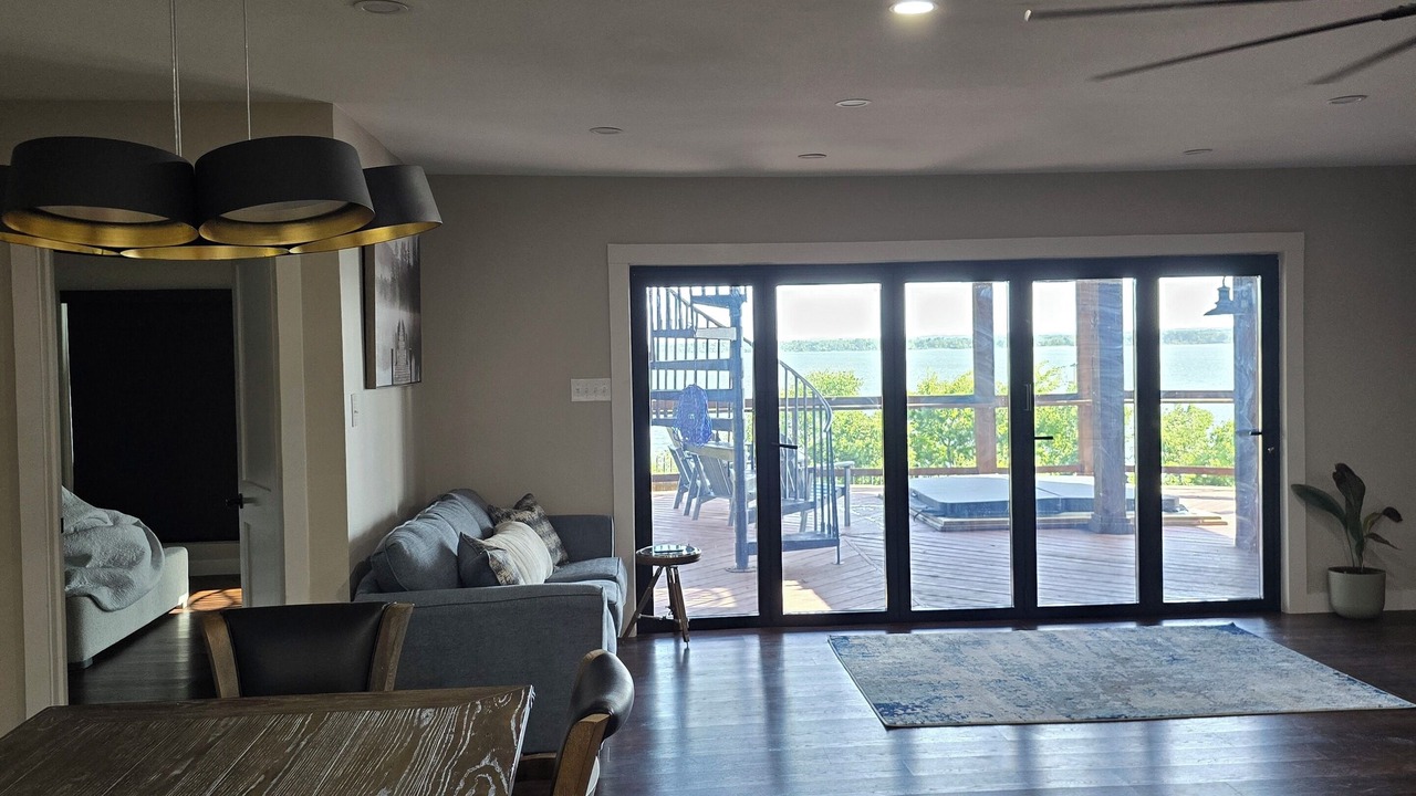 Photo of Livingroom in Whitney