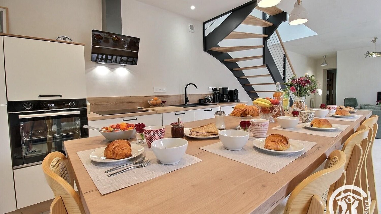 Photo of Others in Plelo