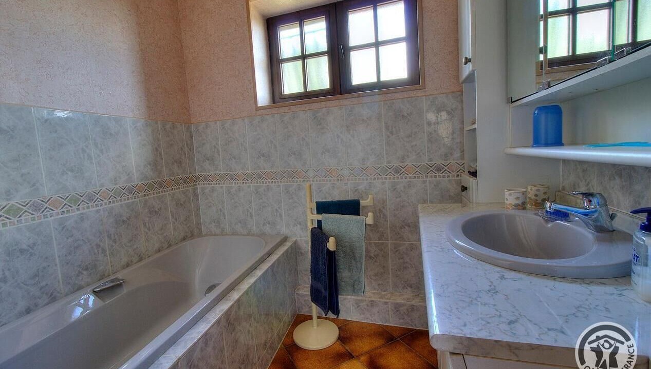 Photo of Bathroom in Longes
