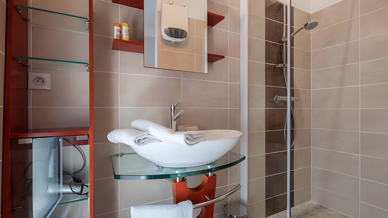 Photo of Bathroom in La Digne-d'Aval