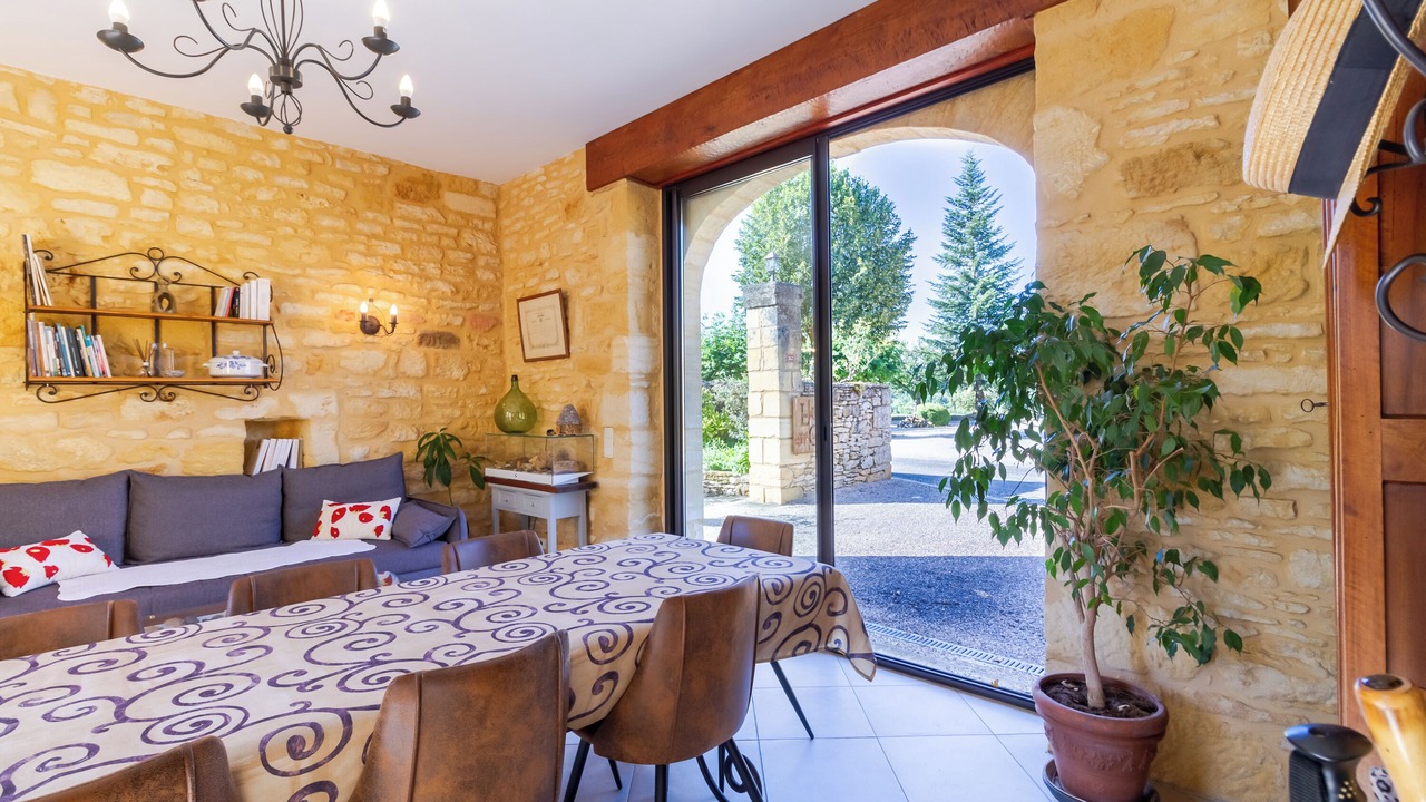 Photo of Others in Proissans