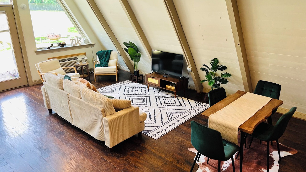 Photo of Livingroom in Canton