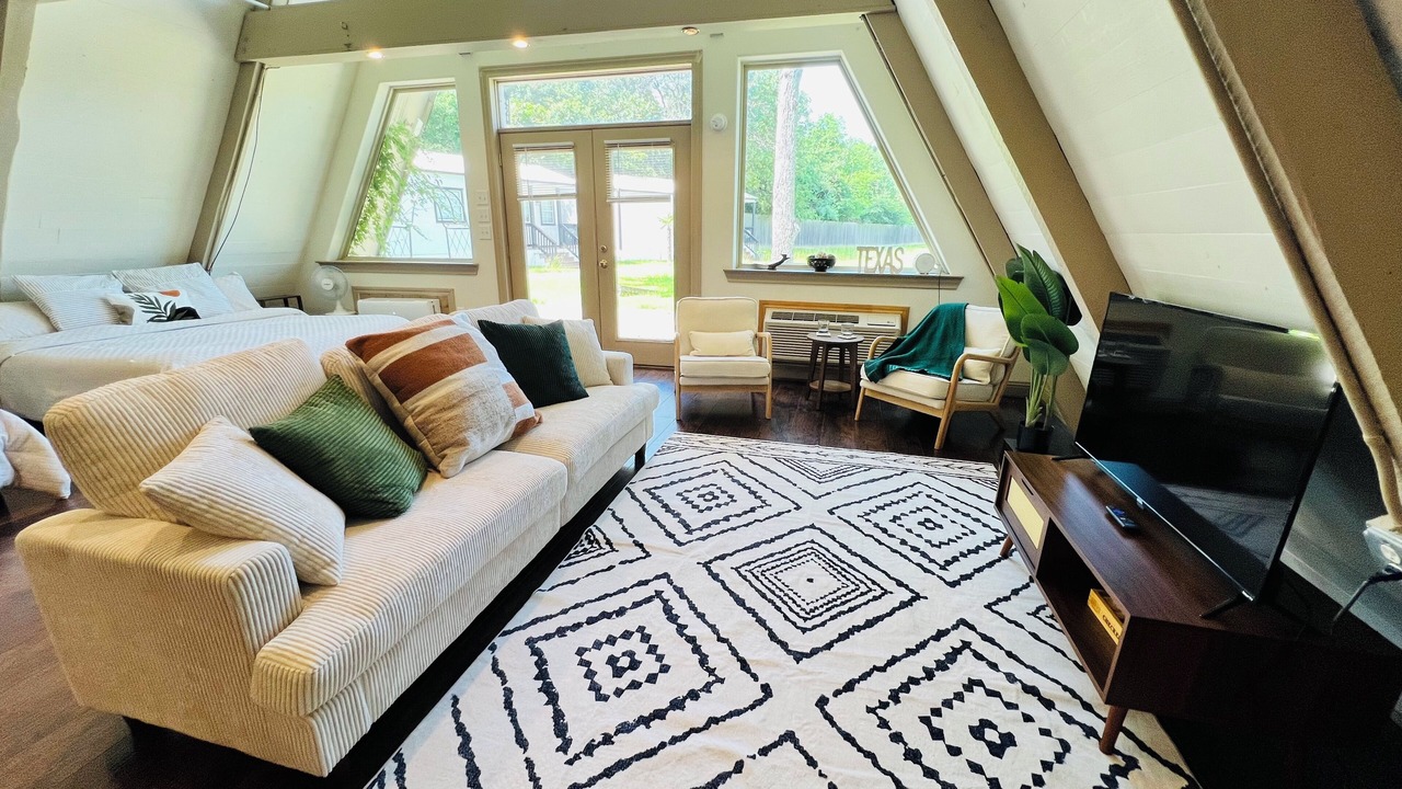Photo of Livingroom in Canton