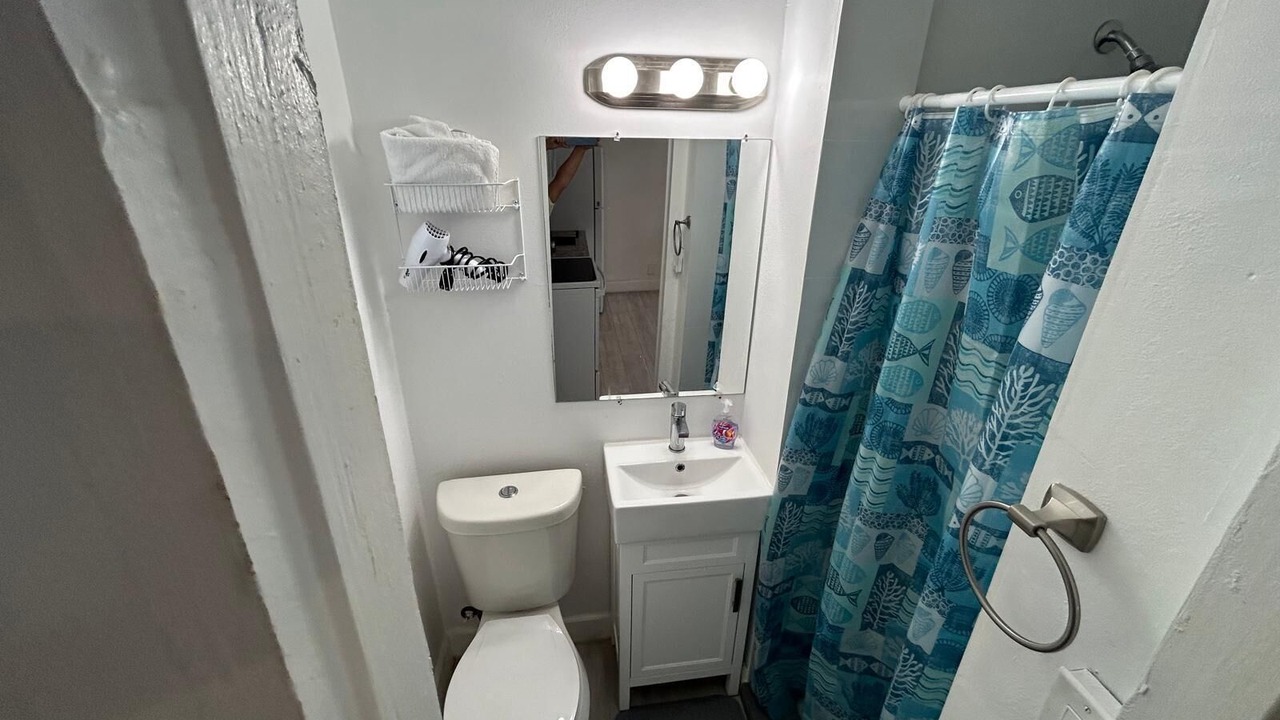 Photo of Bathroom in Tropic