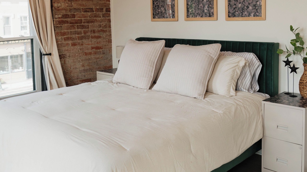 Photo of Bedroom in Troy