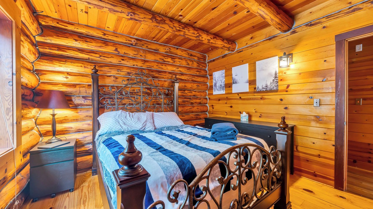 Photo of Bedroom in Twain Harte