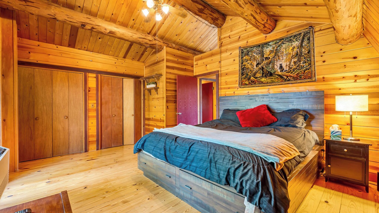 Photo of Bedroom in Twain Harte