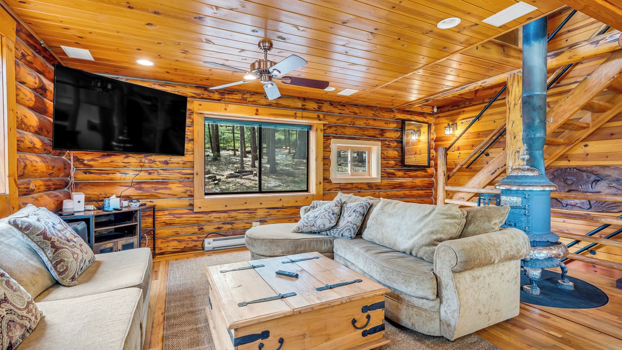 Photo of Livingroom in Twain Harte