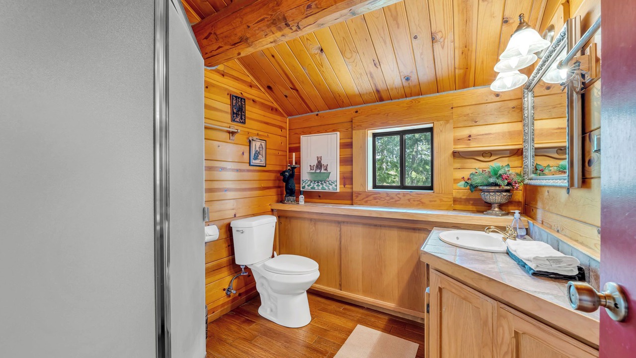 Photo of Bathroom in Twain Harte