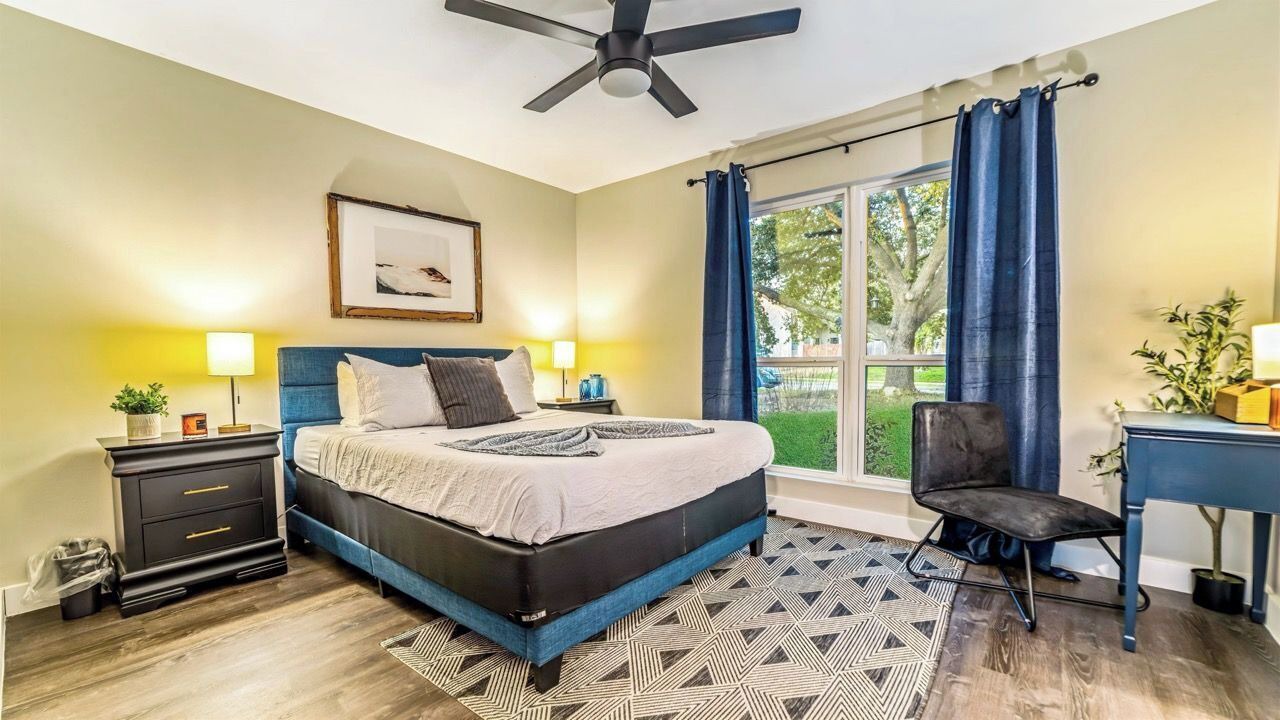 Photo of Bedroom in Park Central