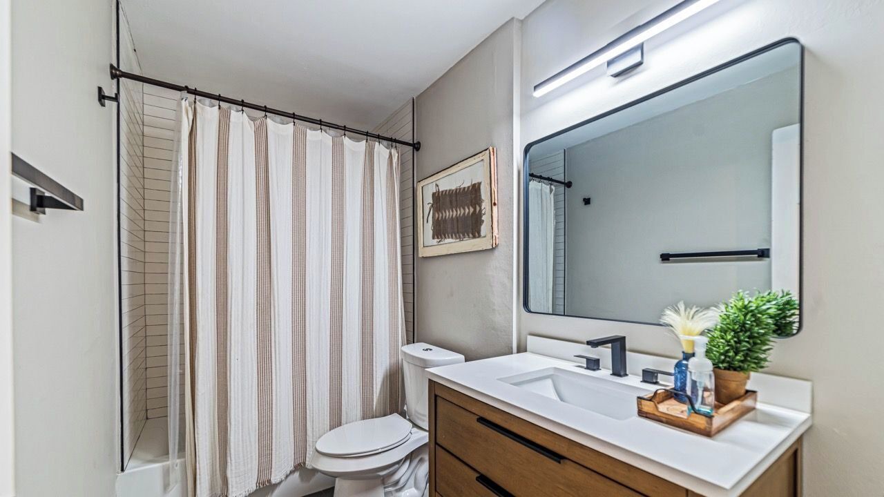 Photo of Bathroom in Park Central