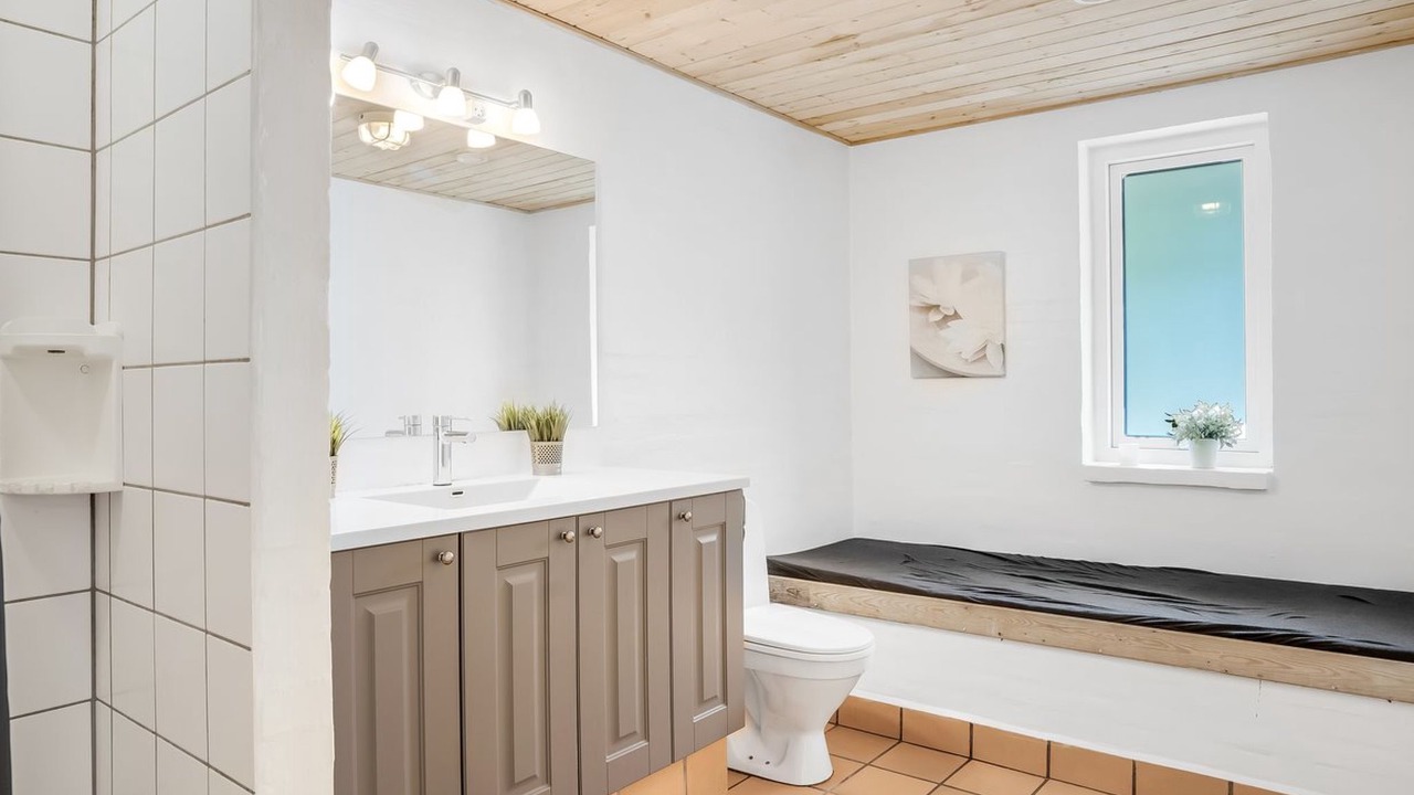 Photo of Bathroom in Vrist Strand