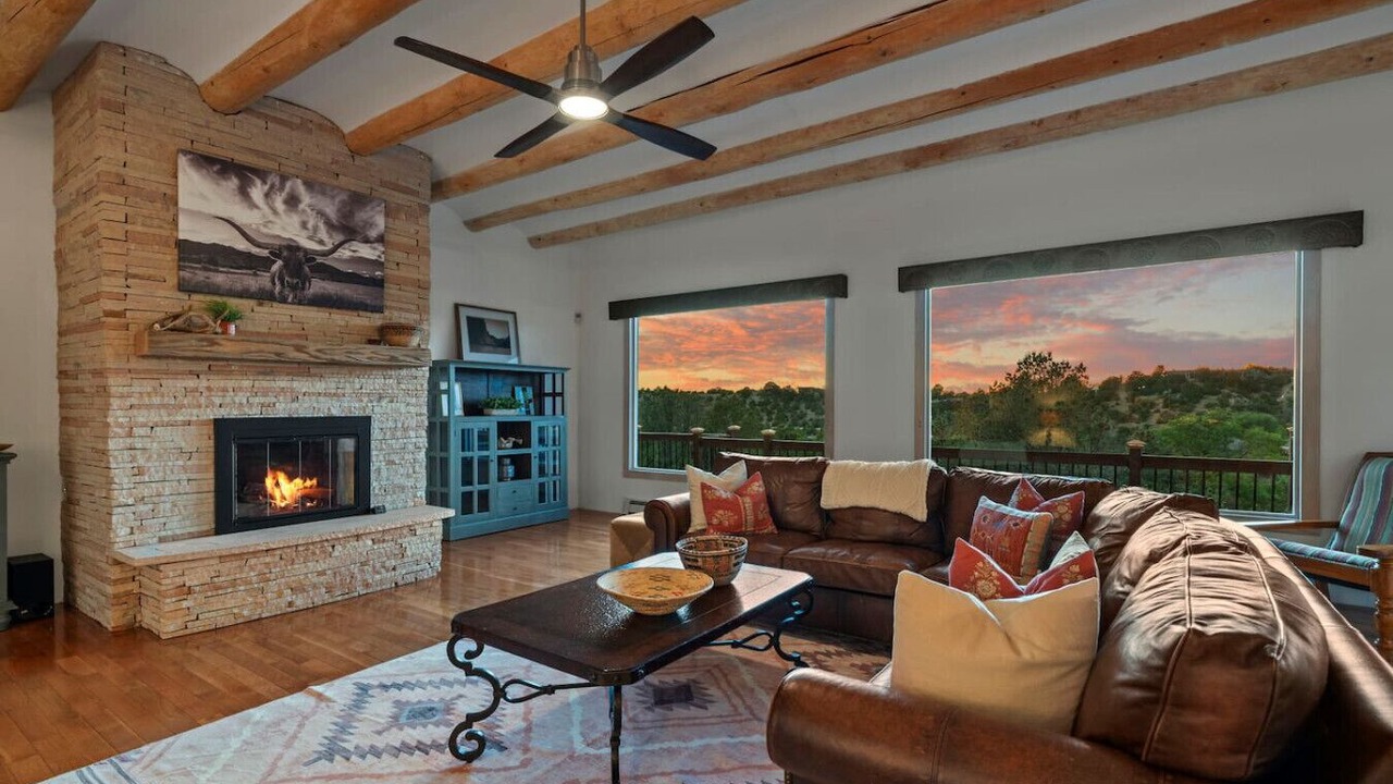 Photo of Livingroom in Northeast Santa Fe