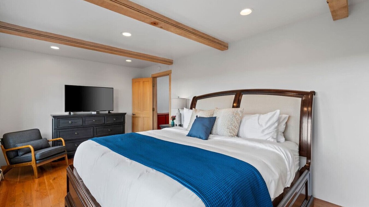 Photo of Bedroom in Northeast Santa Fe