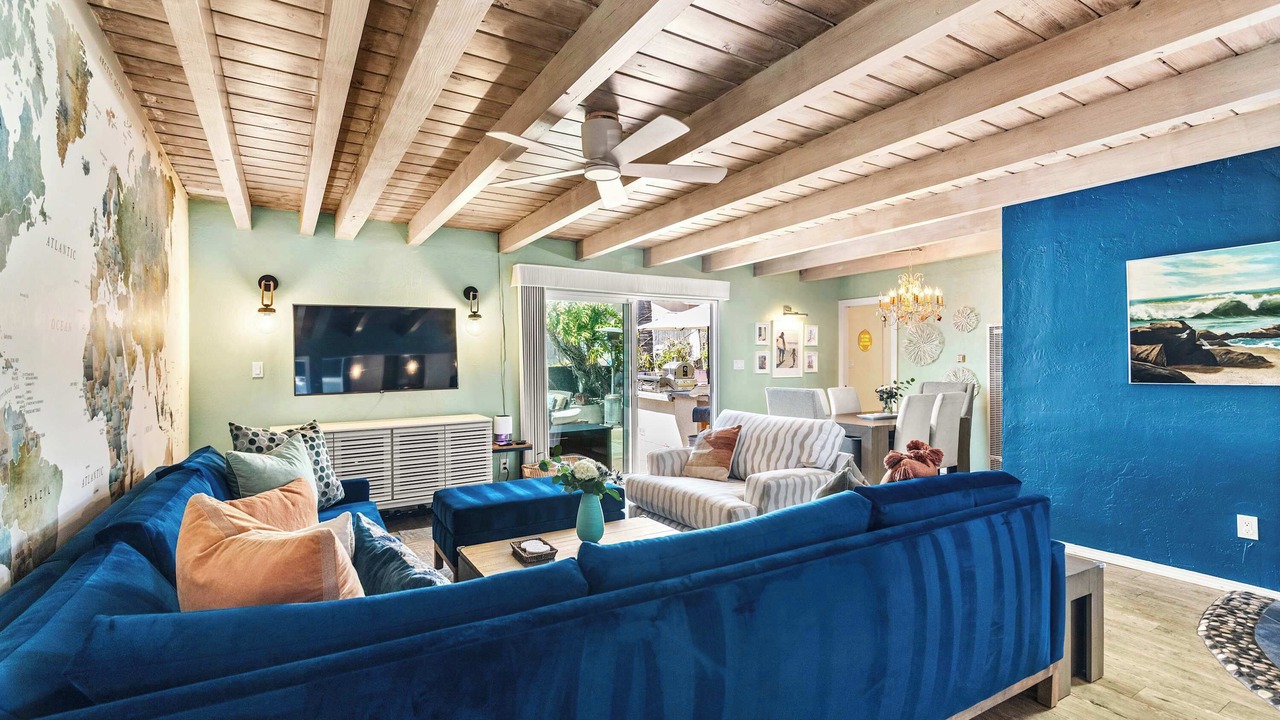 Photo of Livingroom in North Pacific Beach