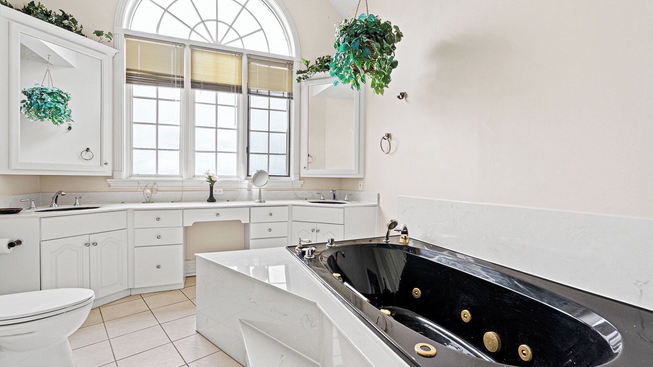 Photo of Bathroom in Port Colborne