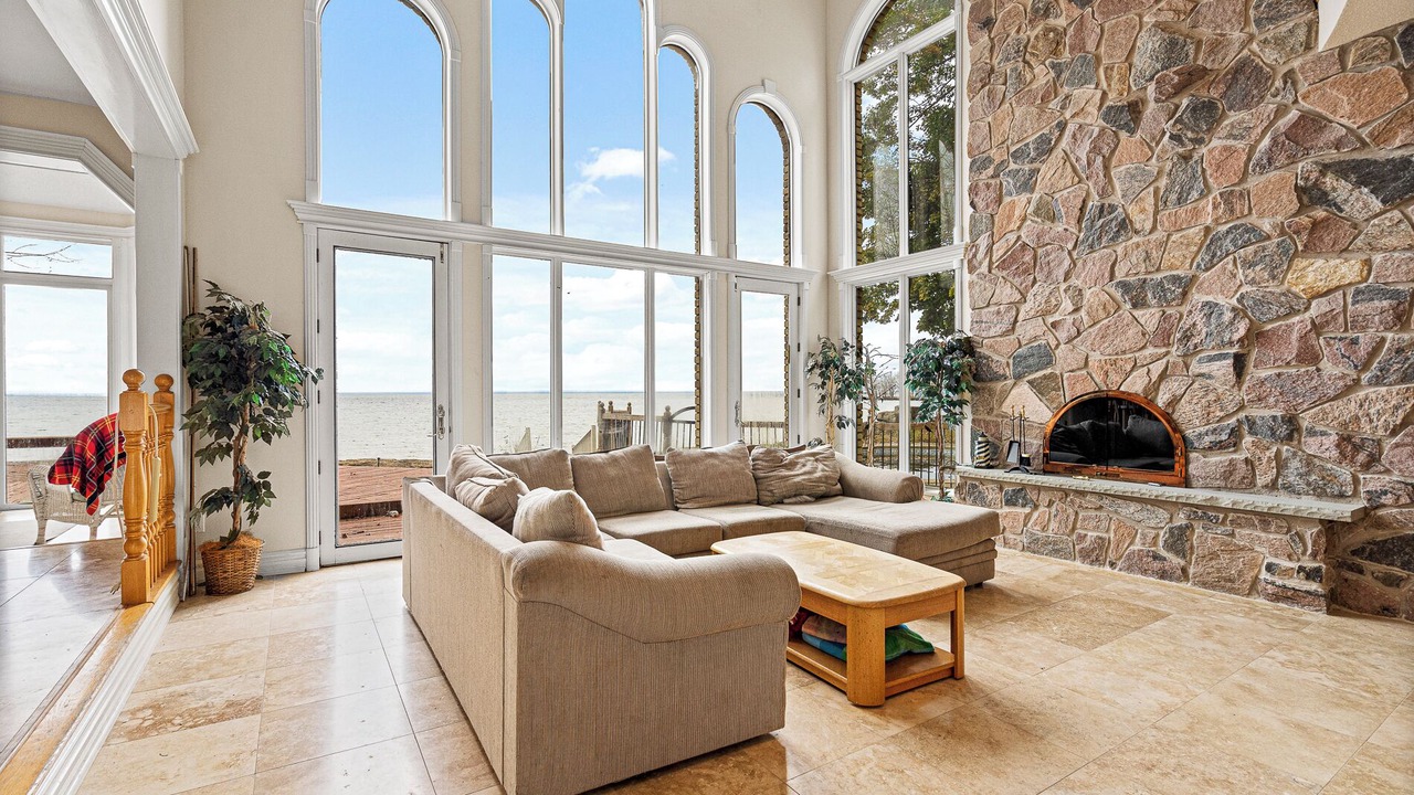 Photo of Livingroom in Port Colborne