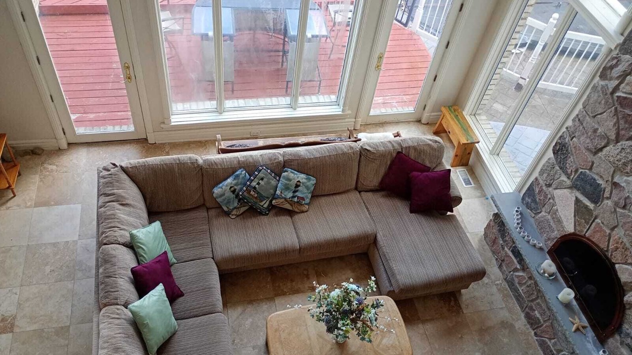 Photo of Livingroom in Port Colborne