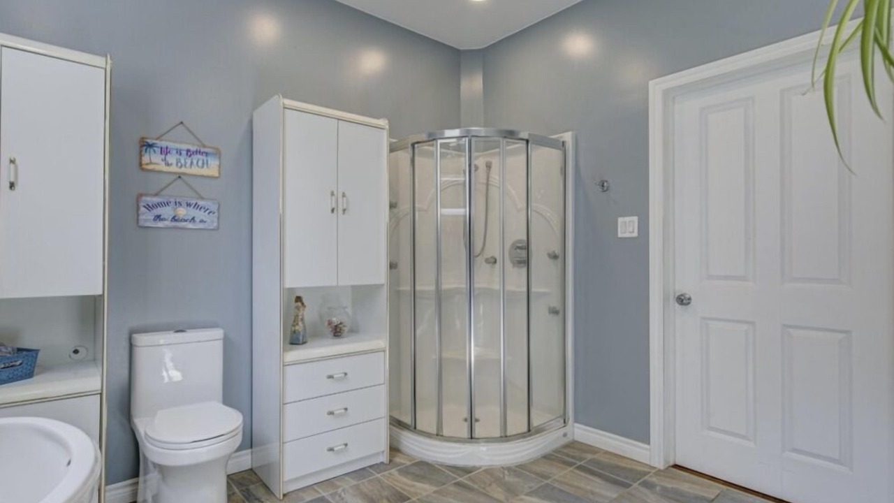 Photo of Bathroom in Saint-Anicet