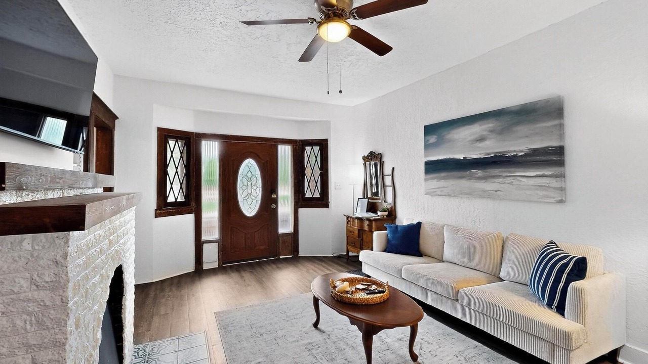 Photo of Livingroom in Downtown Albuquerque