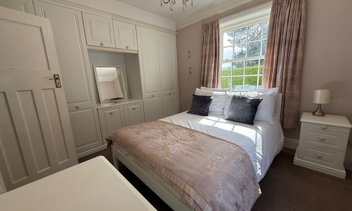 Photo of Bedroom in Henryd